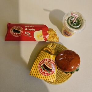 Rement Minature Burger With Fries And apple Pie And Drink